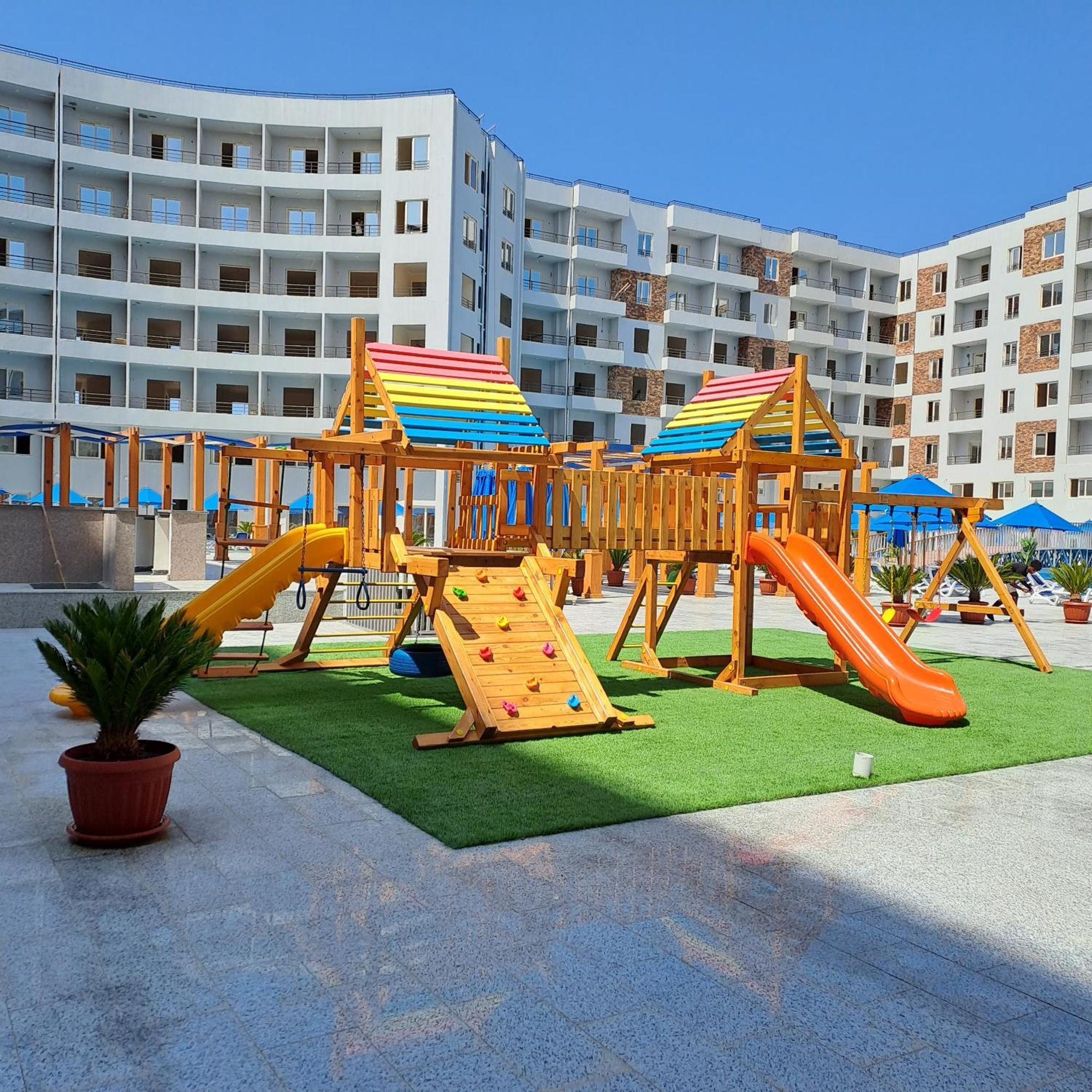 Tiba Golden Resort, Down Town